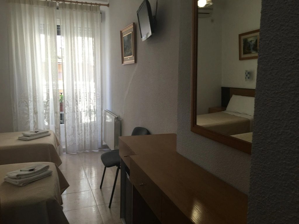 Hostal R. Lido
