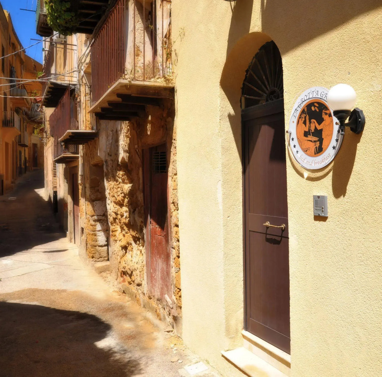 La Grotta Greca