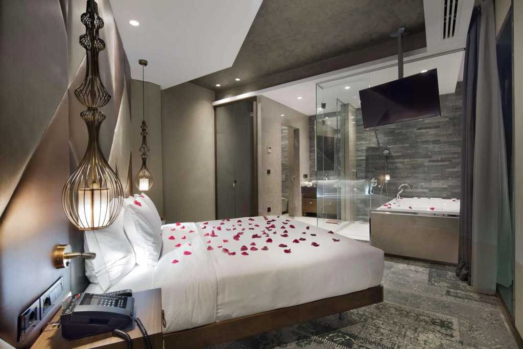 DoubleTree by Hilton Istanbul - Piyalepasa