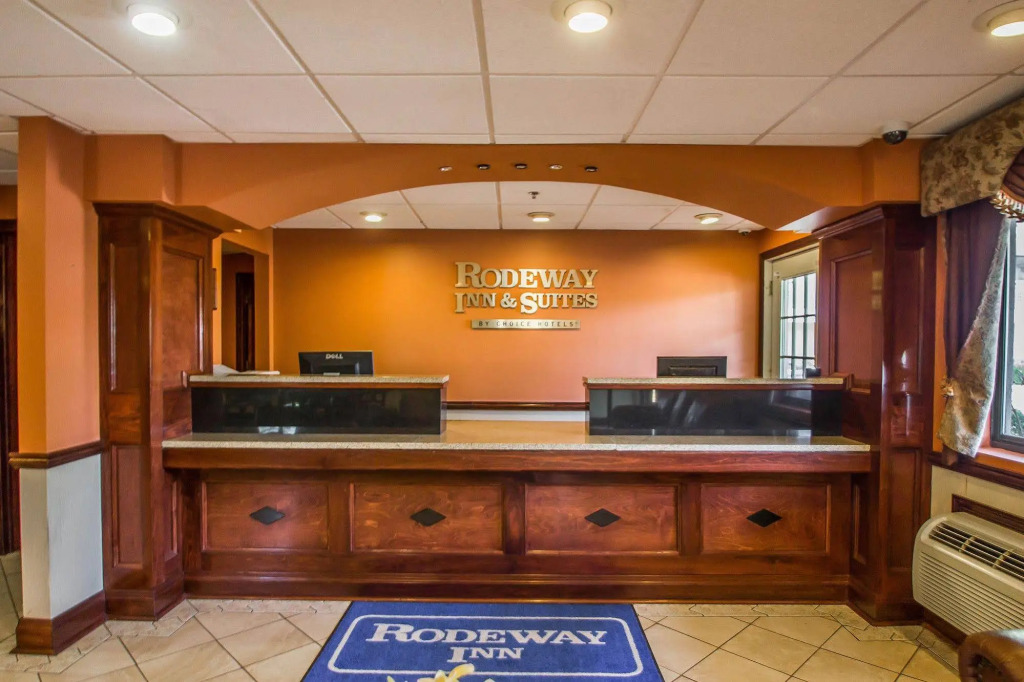 Rodeway Inn & Suites
