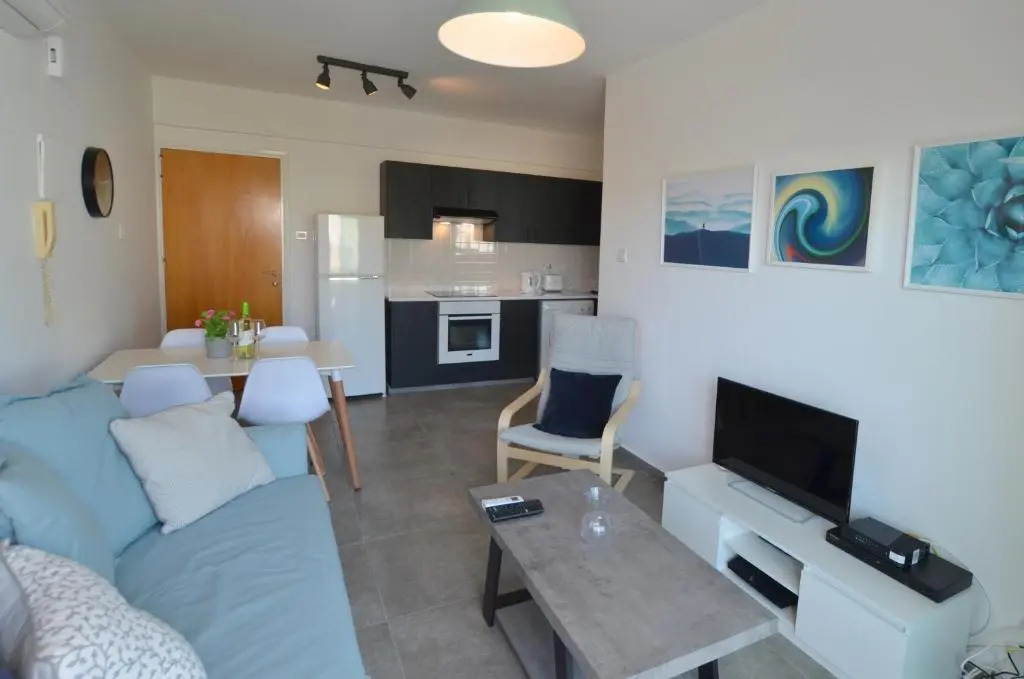 Blu Mackenzie 1 bdr Flat with Pool