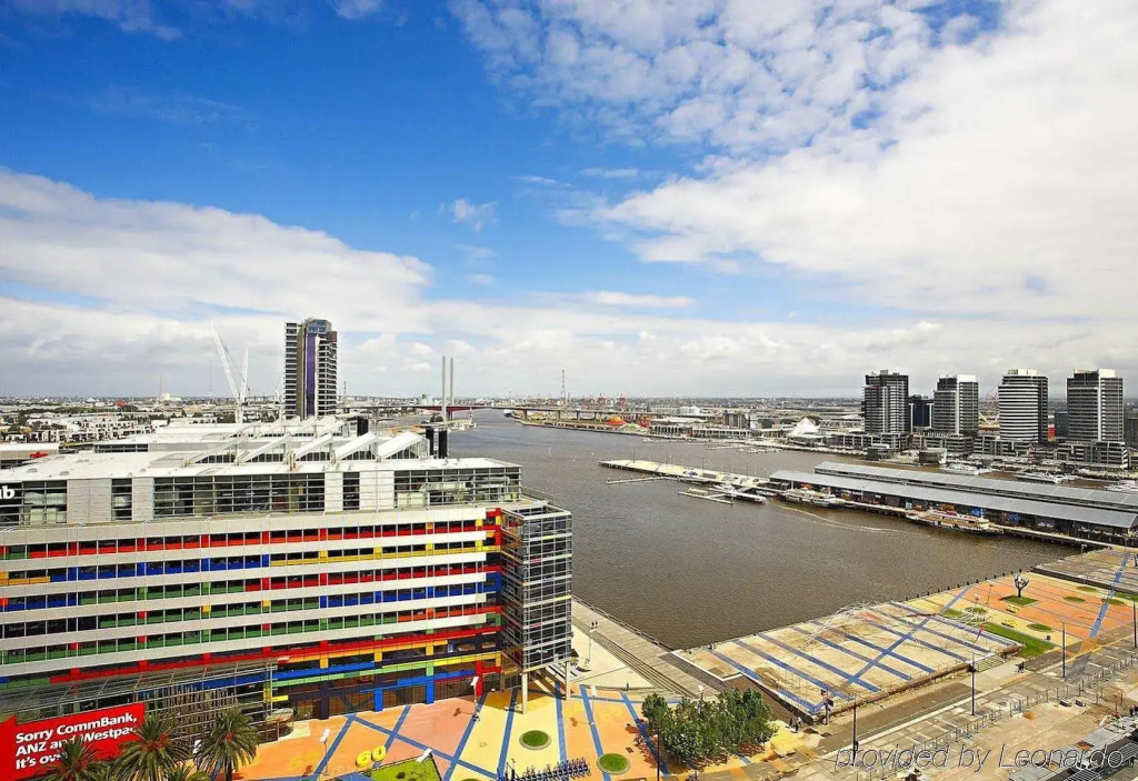 Astra Apartments Docklands