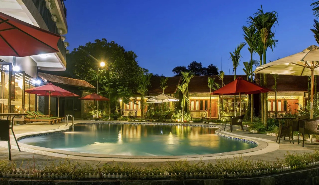 Sunny House Resort