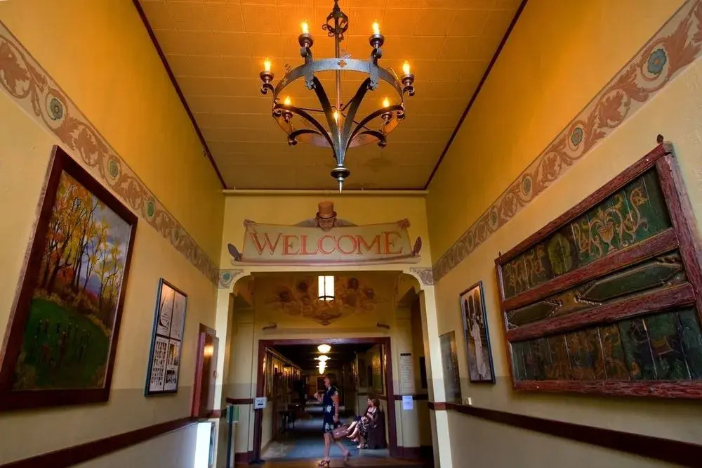McMenamins Kennedy School
