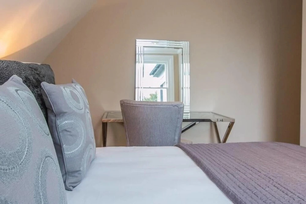 Ealing Apartments