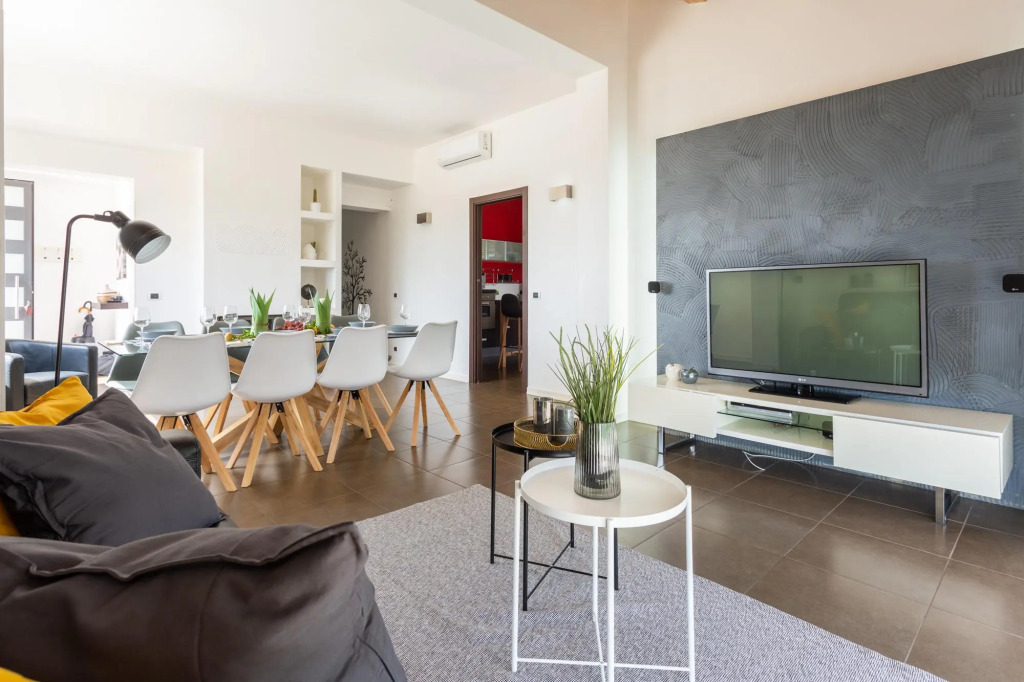 Villa Akos Large Private Pool AC WiFi