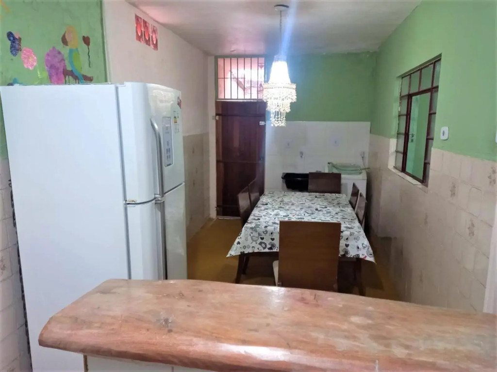 Aconchegante Casa em Ubatuba com MESA DE BILHAR para Temporada com 3 quartos, sendo 1 suíte com ar condicionado.