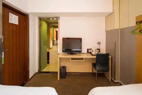 Motel Shanghai Pudong Disney Huidong Metro Station