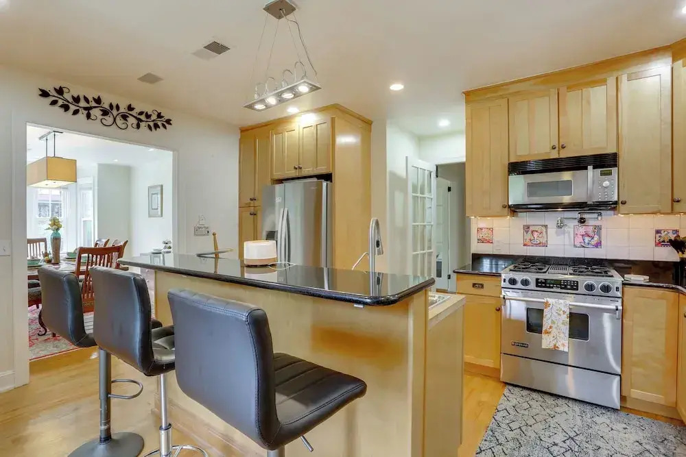 Walk to Hudson River Waterfront: Newburgh Home