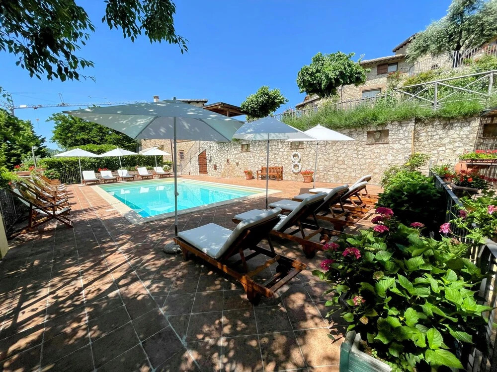 Vicolo - Sleeps 5 With air Con, Wifi, Balcony for Dining and Pool