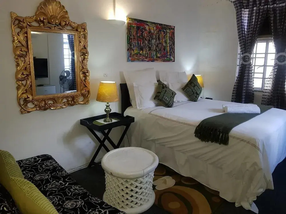Unique Lodge