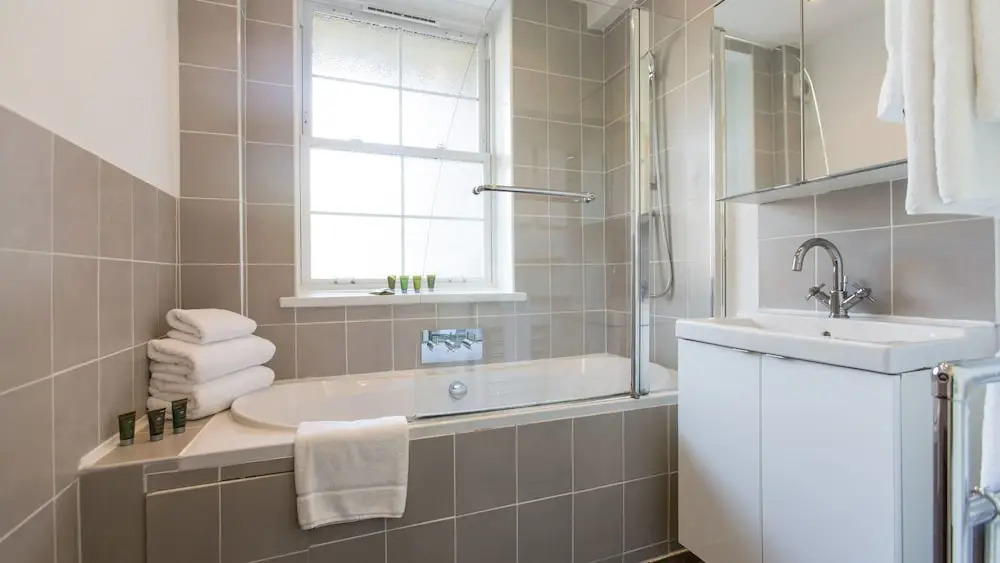 Bright 2BR Flat in St. Katharine's Docks