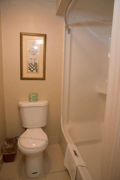 Hampton Falls Inn
