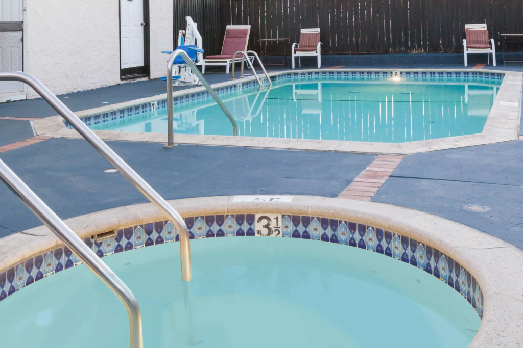 Days Inn by Wyndham Castaic Six Flags Magic Mountain
