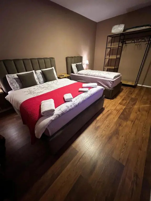 BejartApartment2
