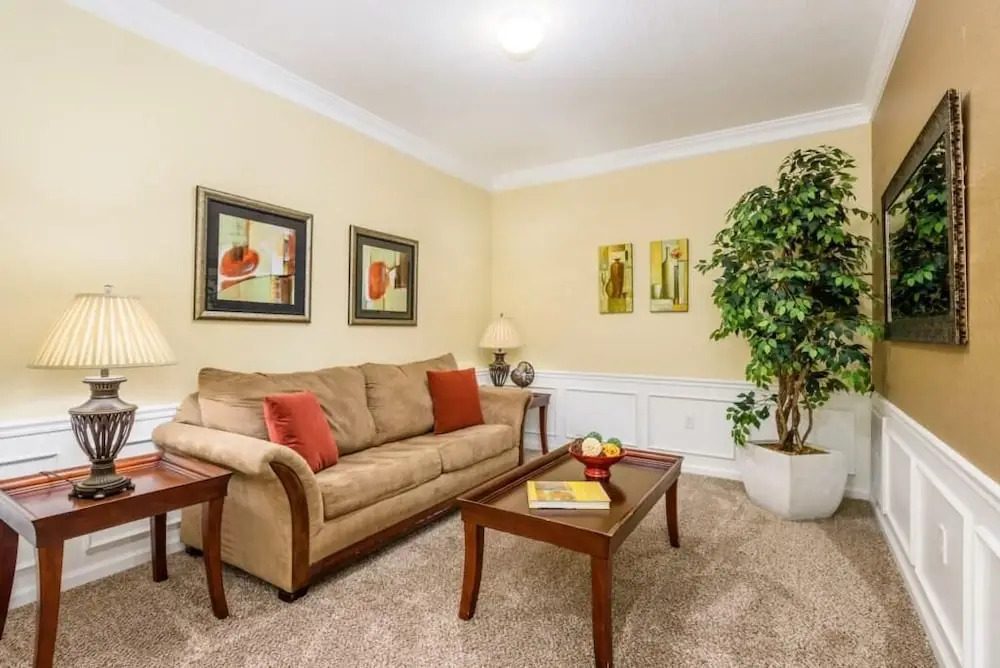 Lovely Third-Floor Vista Cay Resort Condo