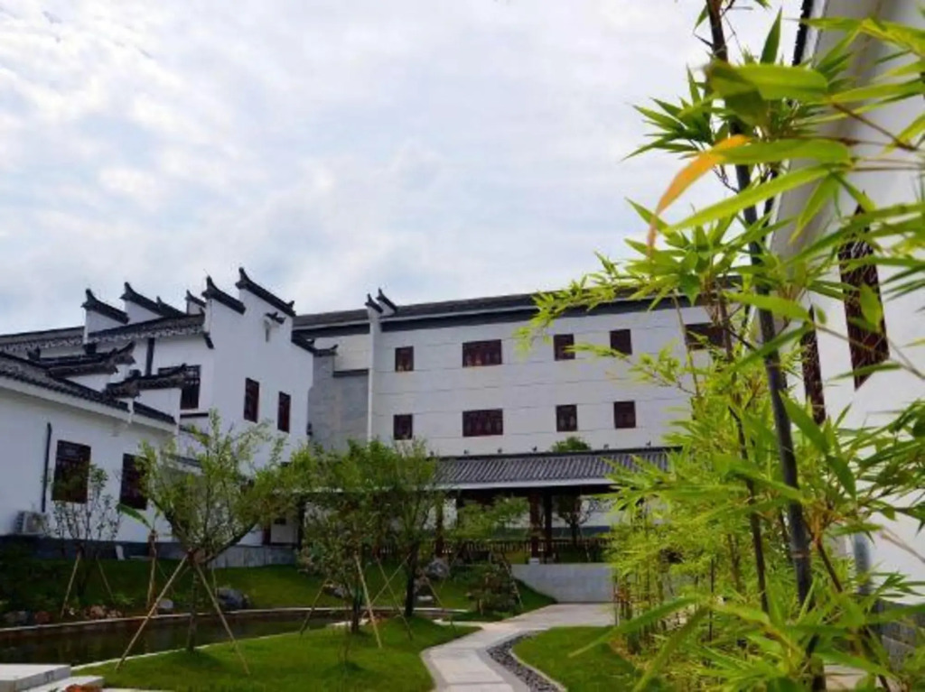 Shuimo Jiangnan Hotel