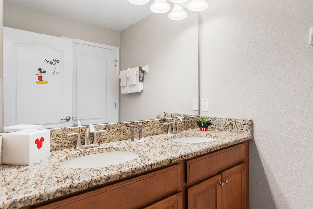 Paradise 4Bd w Private Pool & Waterpark 2941