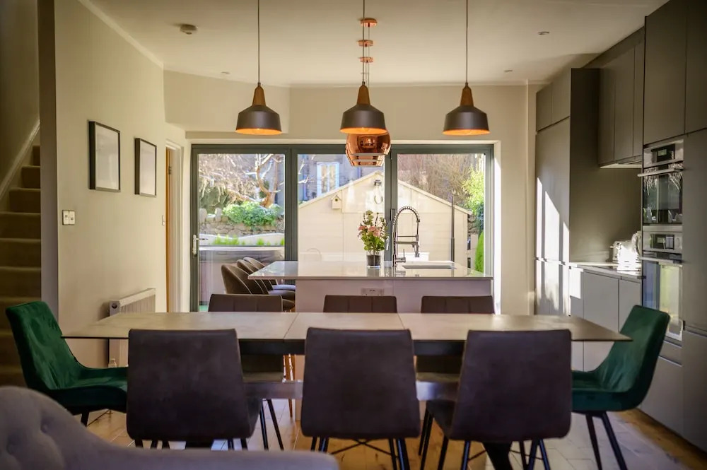 Luxurious Tranquil Four Bedroom Retreat in Buxton