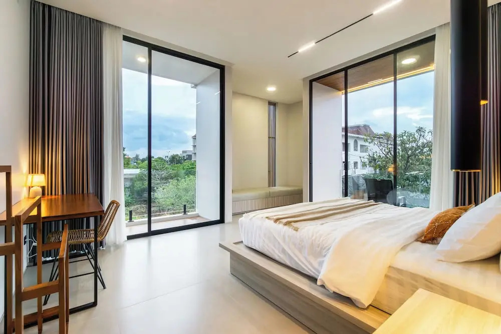 Villa Elena by Maheswara