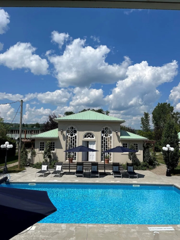 Manoir Chamberland (Adults Only, No Pets)