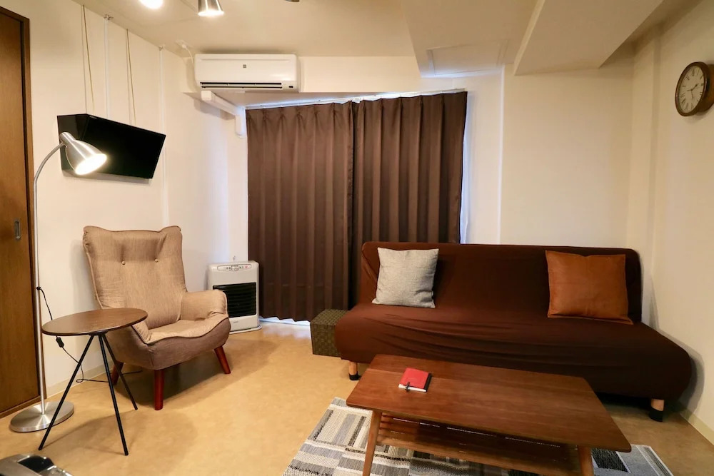 Sepia yamanote room202