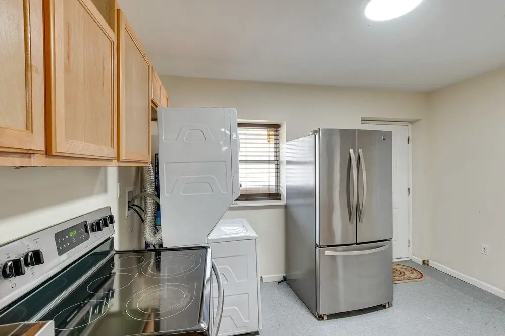 Comfortable Elizabeth Retreat ~ 16 Mi to Manhattan