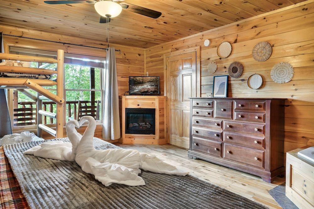 Timberwolf Vista w HotTub Pool View