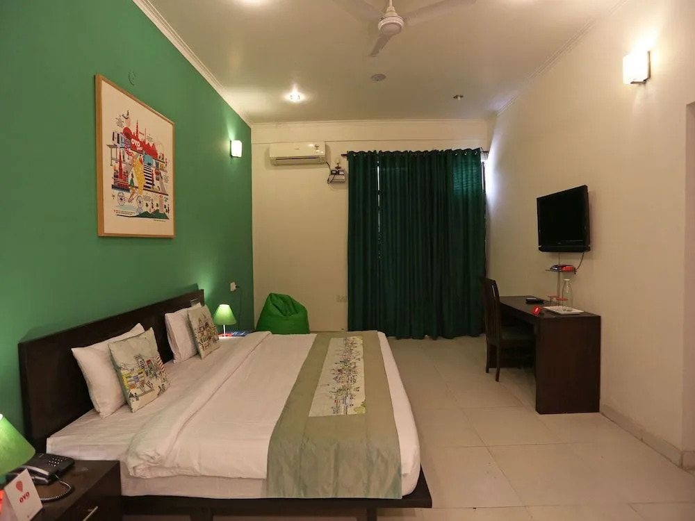 OYO Flagship 144 Noida Expressway NSEZ
