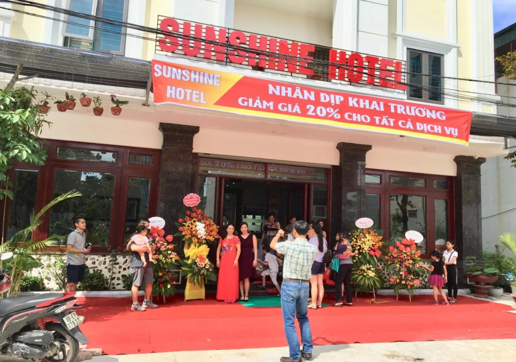 Sunshine Hotel