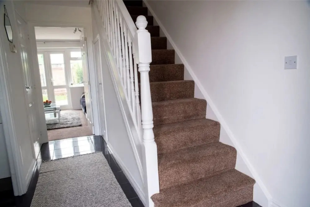 Contractorscleancharming 2-bed House in Coventry