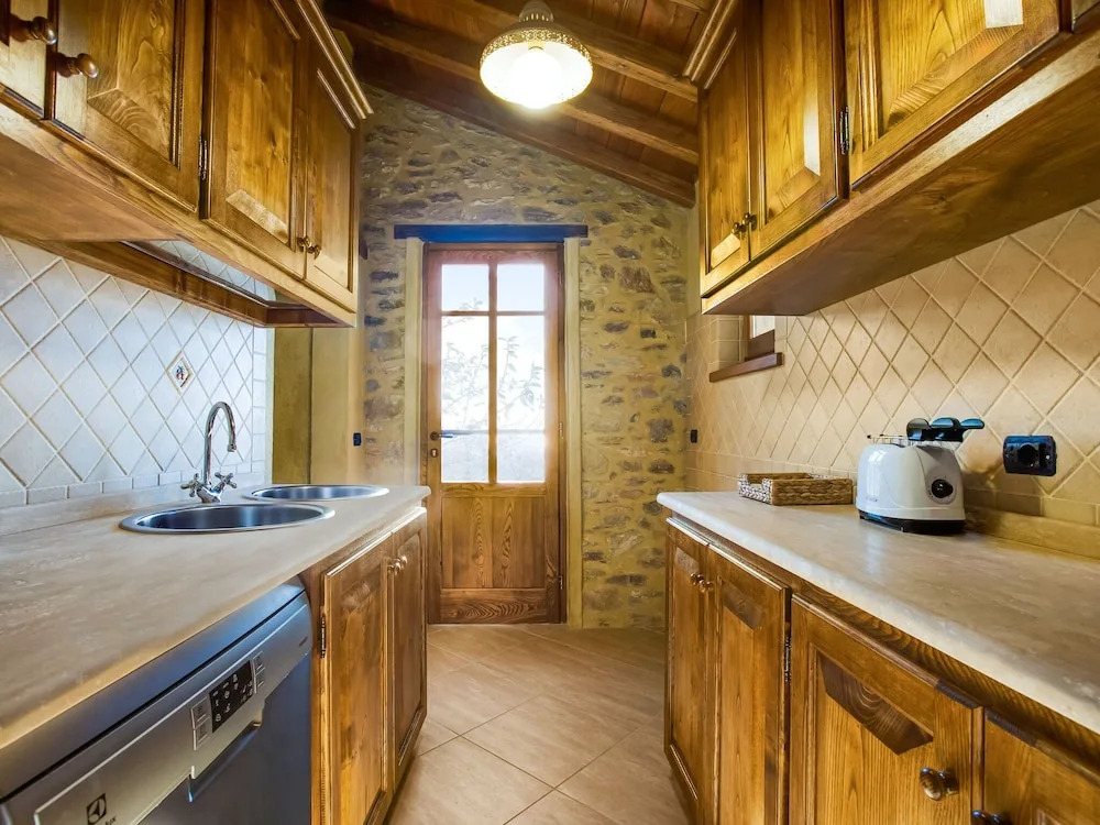 Cosy Holiday Home in Metato With Swimming Pool