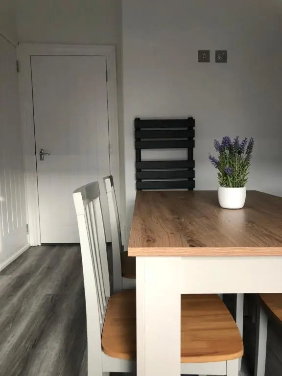 Entire spacious 4 bedroom apartment in Bournemouth