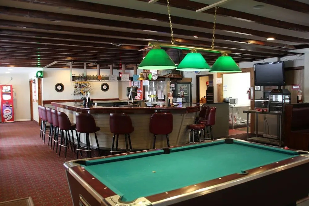 Lake Erie Lodge Oregon OH