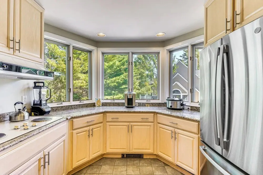 Walk to Ski Lift: Spacious Condo in West Dover!