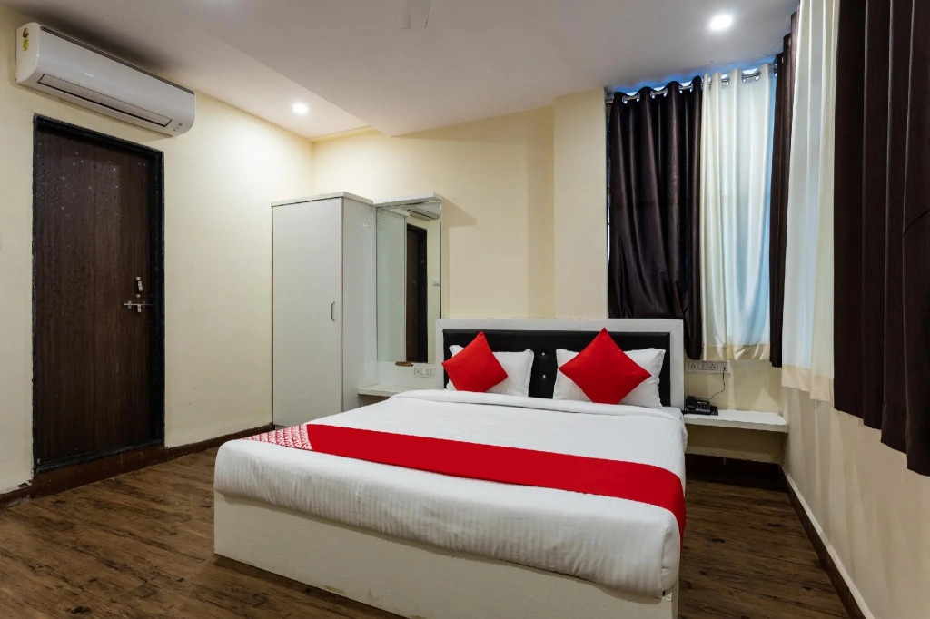 OYO 29896 Hotel Forest Inn