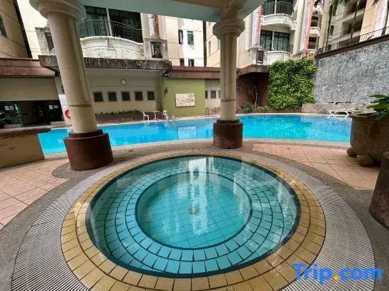 Riverine sapphire apartment