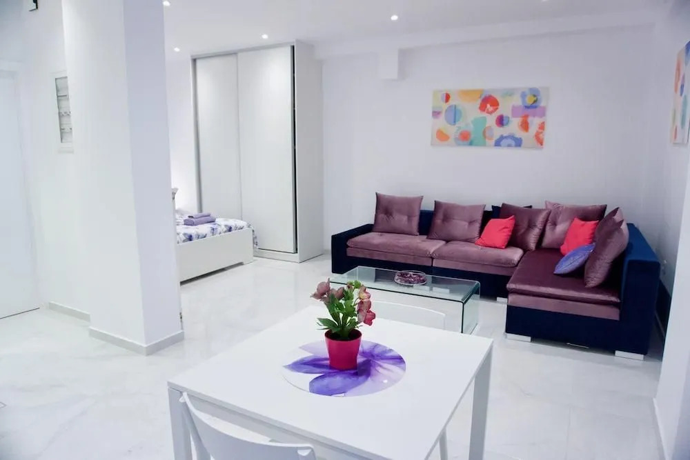 Sweet And Central Lair In Athens