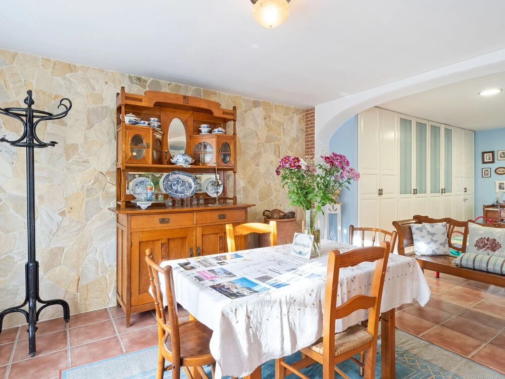 Lovely Chalet in Polop With Swimming Pool
