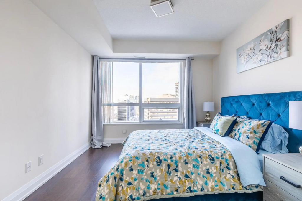 2 Bedroom  2 Bathroom Family Unit. FREE PARKING
