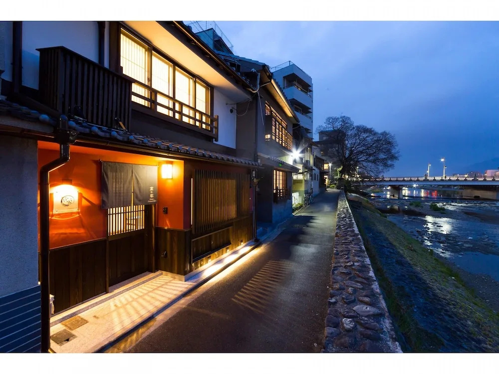 Kyotoya Kamogawagojo