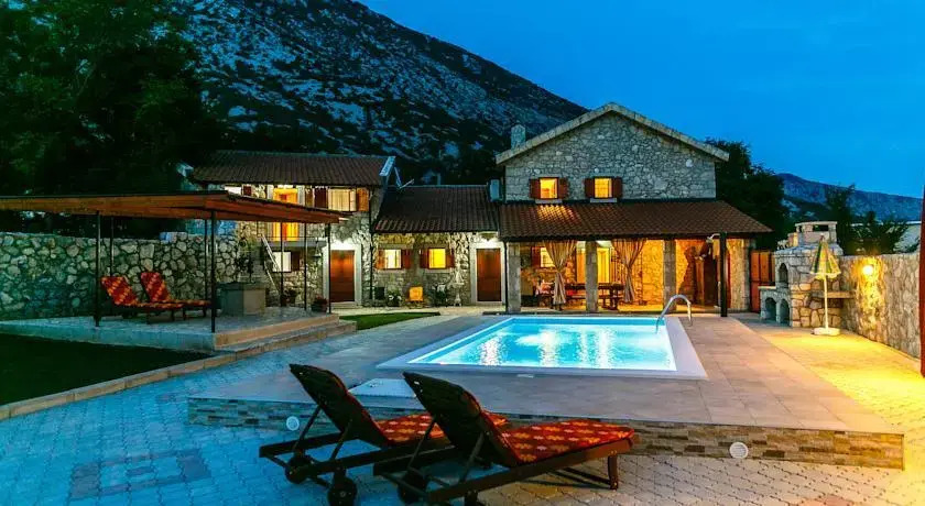 Villa Castra
