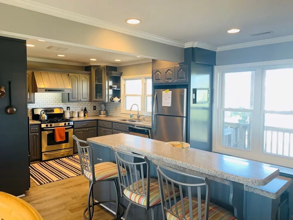 J Chalet - 4 Br Home