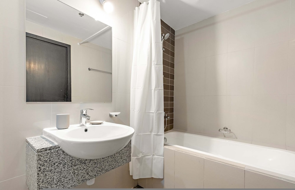 Silkhaus Chic 2BR in Horizon Tower Near Beach
