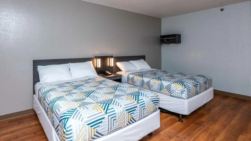 Motel 6-Branford, CT - New Haven