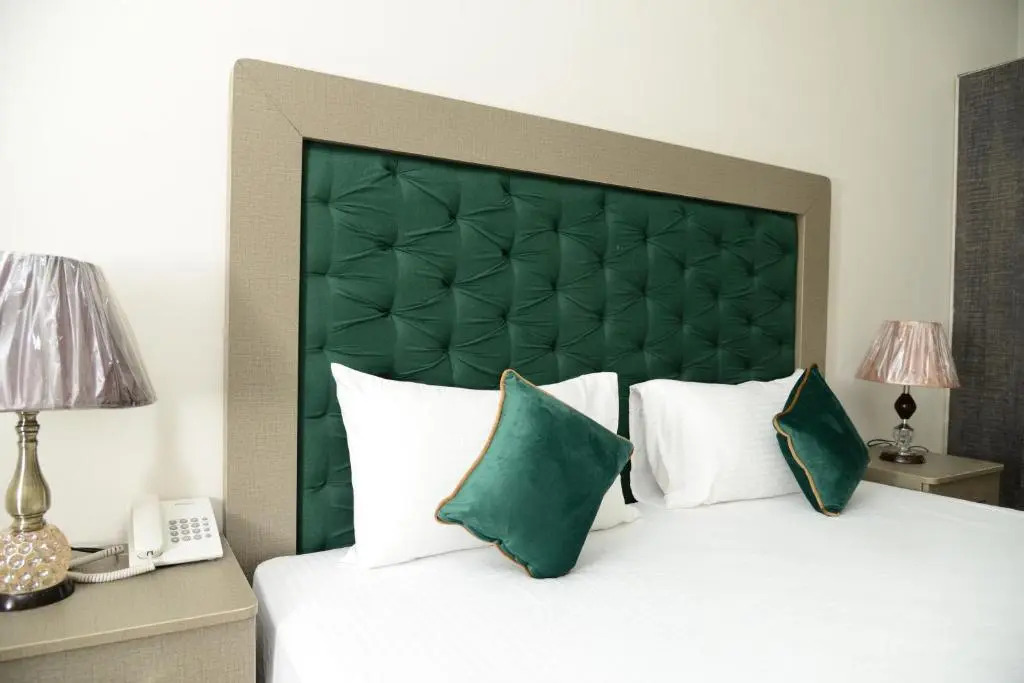 Hotel Deluxe Lahore
