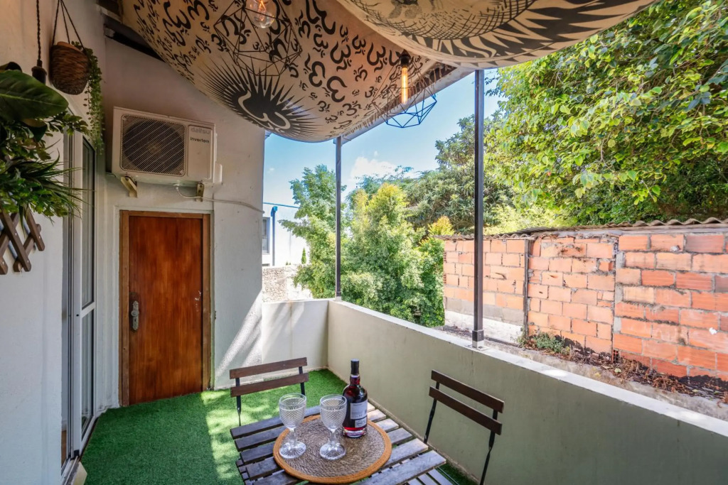 Large Flat w/ Terrace | Ace Location @ Aliados