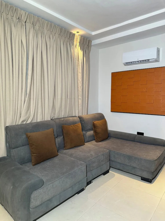 Greyfield Apartment Annex