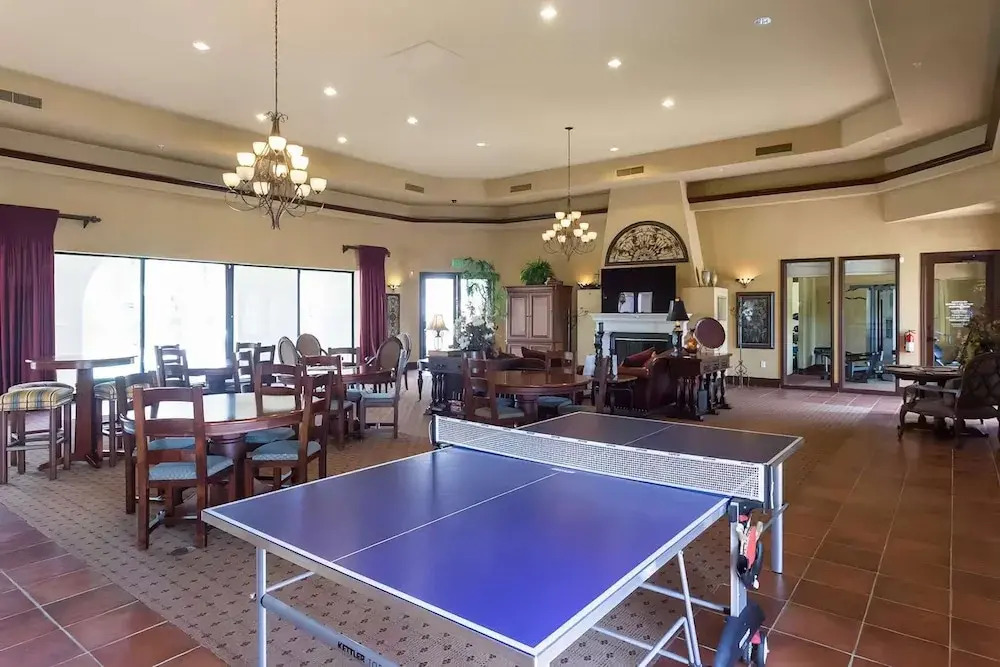 Casa de Arte 2BR Wtih Fireplace Near Golf Tennis