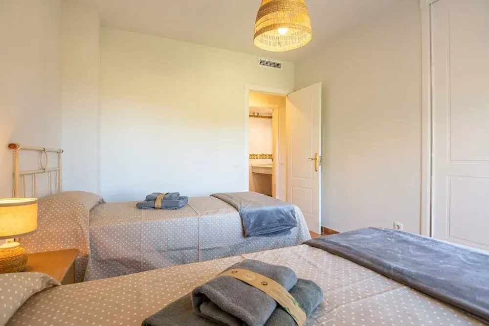 Golf & Riverside Apartment in Isla Canela